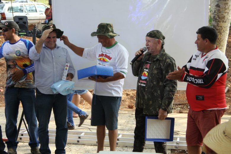 Jornal Ilustrado - Nova rampa no rio Ivaí em Tapira permitiu recepção ao Rally Fluvial que foi até Icaraíma