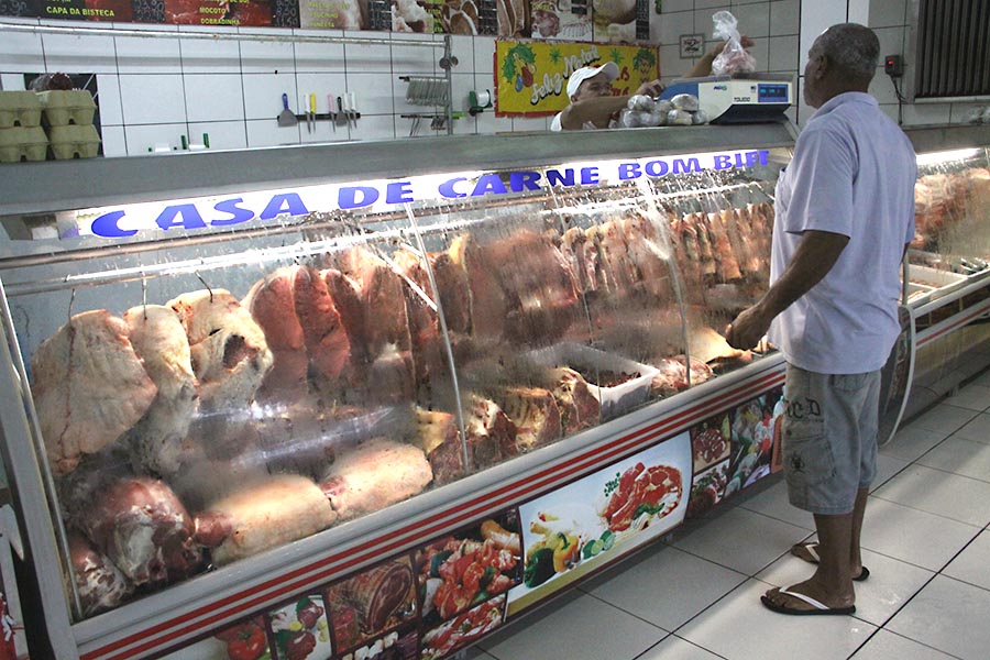 Baixo consumo de carne vermelha começa afetar o preço da arroba do boi