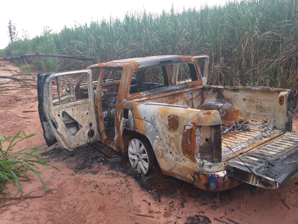 Encontrada incendiada caminhonete  de homem desaparecido em Mariluz
