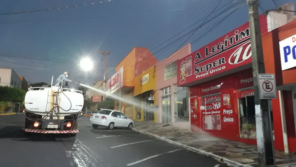 Cruzeiro do Oeste continua com desinfecção de ruas