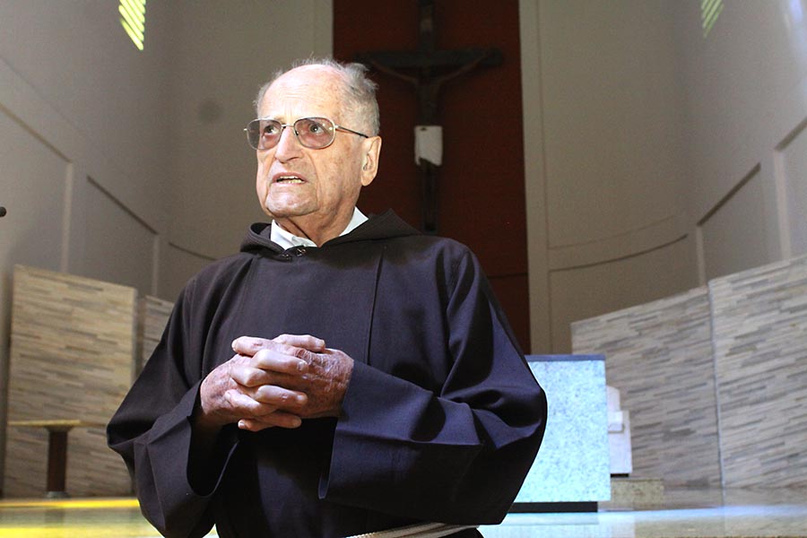 Com 75 anos de sacerdócio, Frei Clemente fala da Semana Santa e o isolamento social