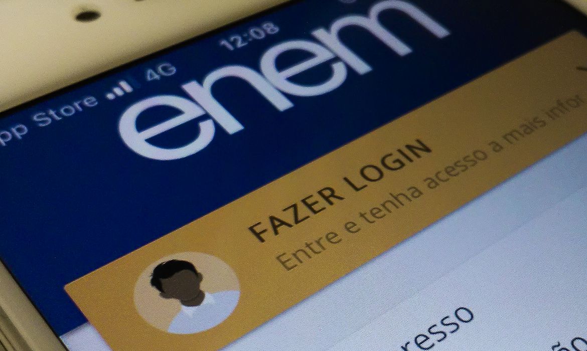 Mesmo com adiamento, inscrições  para o Enem terminam hoje