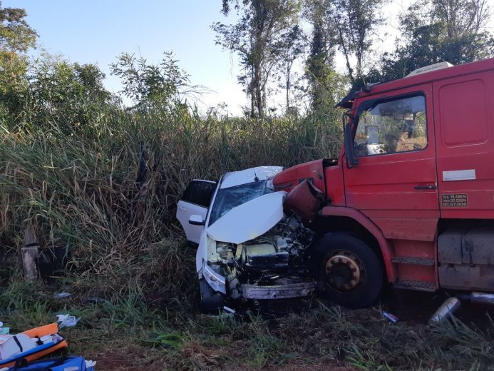 Jornal Ilustrado - Duas pessoas morrem em acidente na rodovia BR 376, em Paranavaí