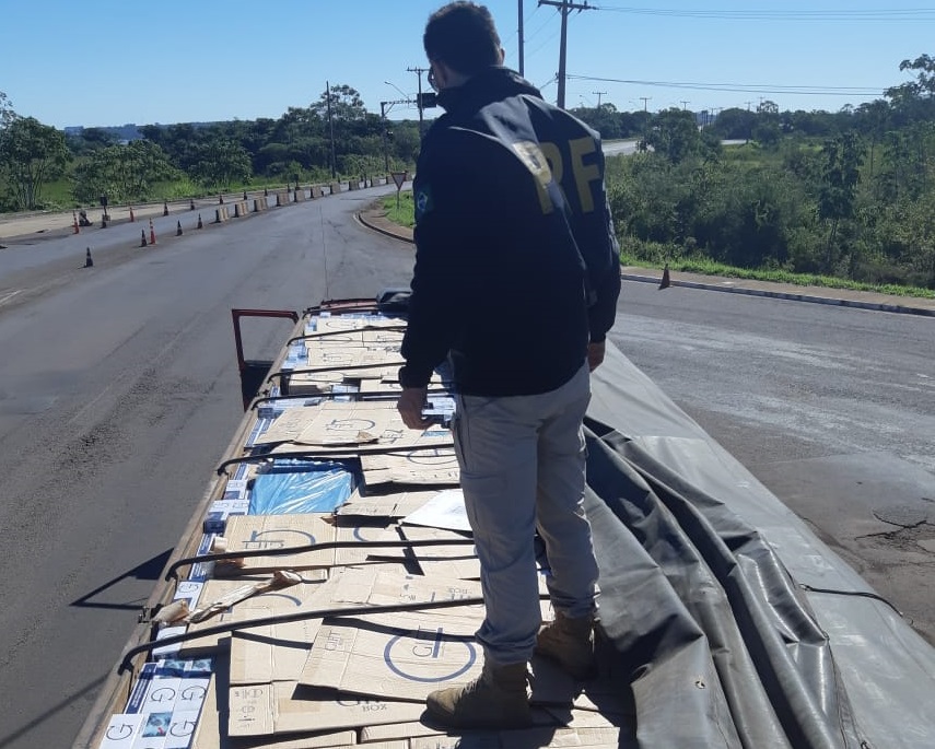 PF apreende carga de cigarro avaliada em R$ 1,7 milhão