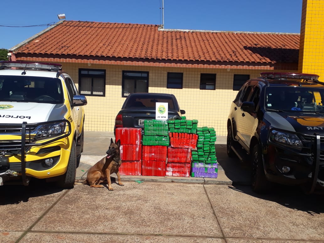 Após perseguição, PM apreende quase 300 kg de maconha em Umuarama