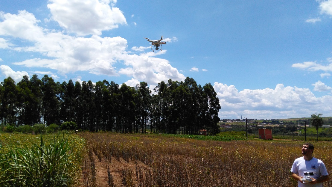 Tecnologias agrícolas na palma da mão do agricultor