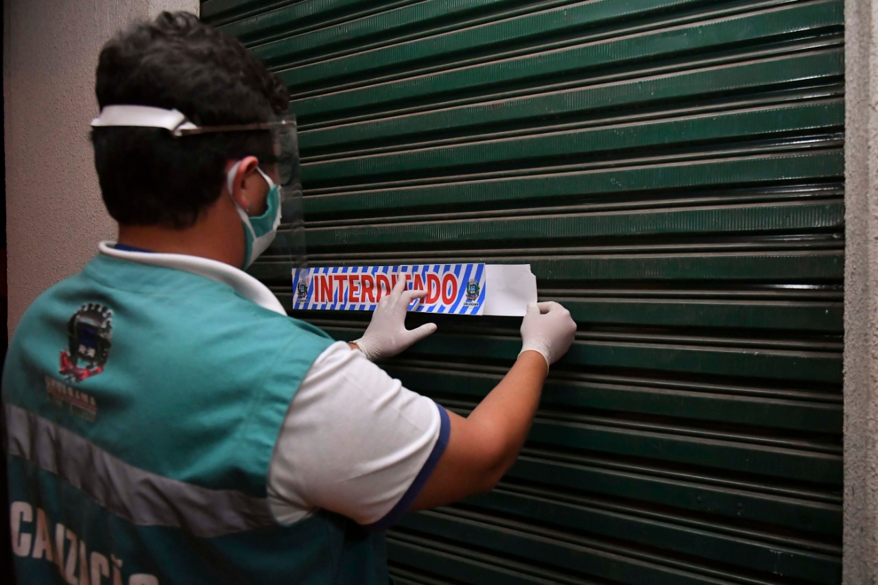 Três bares são fechados em ação de fiscalização das medidas de prevenção à pandemia