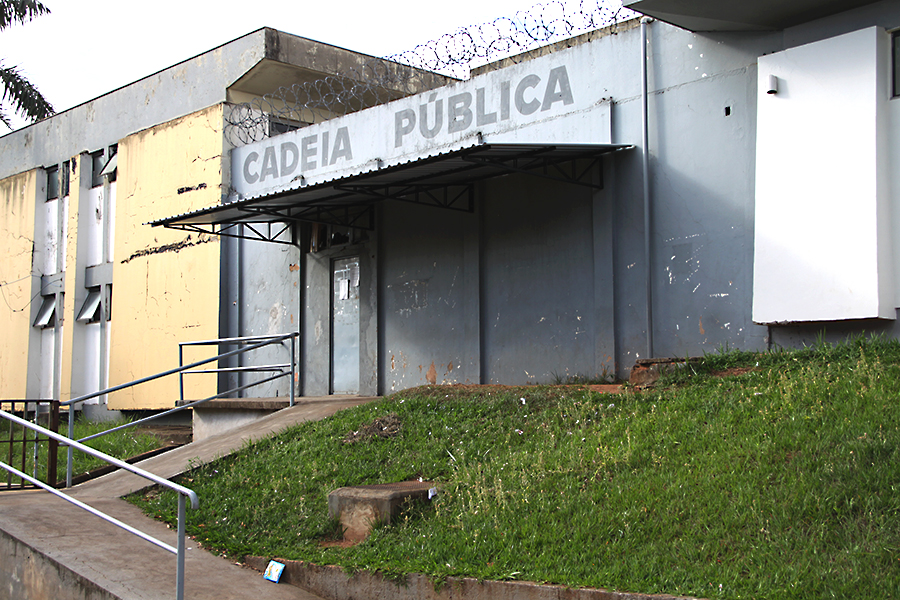 Suspeito de triplo homicídio é transferido para cadeia de Campo Mourão