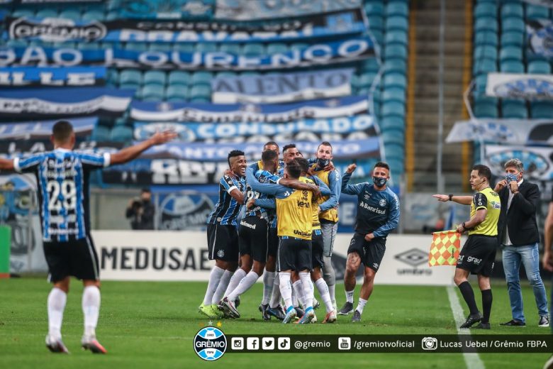 Jornal Ilustrado - Visto como candidato ao título, Grêmio pensa em focar no Brasileirão desta vez