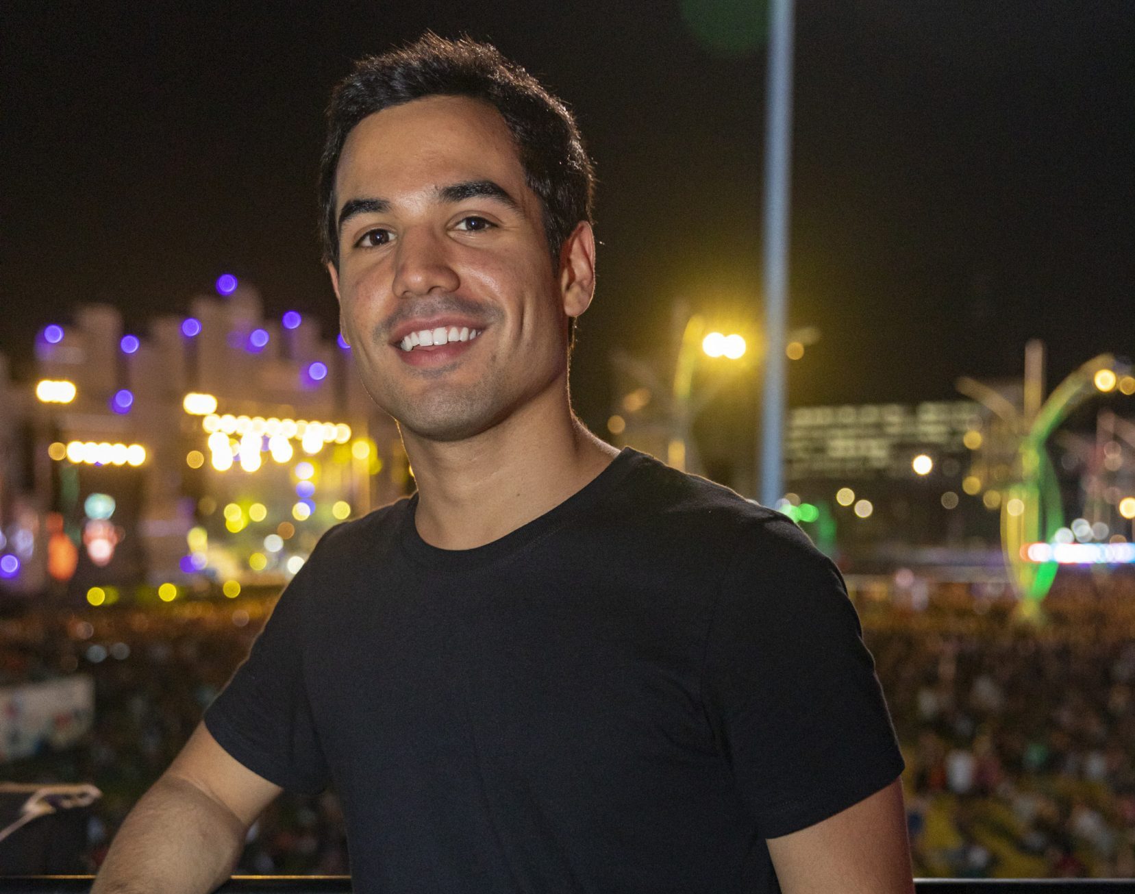 Perfil do ator e cantor Bruno Gadiol