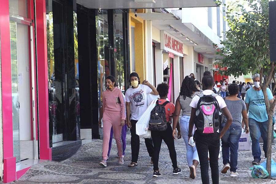 Sindicato protocola pedido para abertura do comércio até 17 horas no sábado