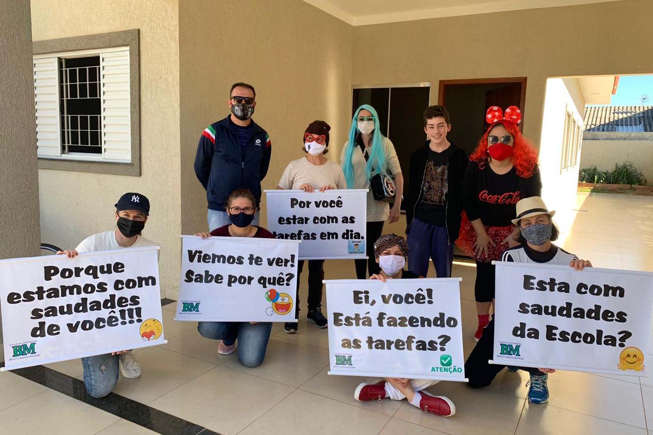 Em Umuarama professores homenageiam alunos destaque