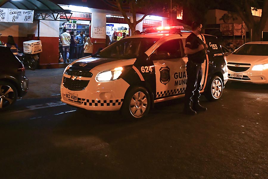Decreto determina toque de recolher em Umuarama, proíbe festas e fecha bares às 22hs
