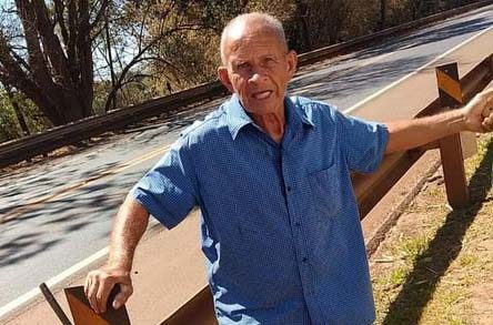 Idoso, que mora em posto, procura por família em Umuarama