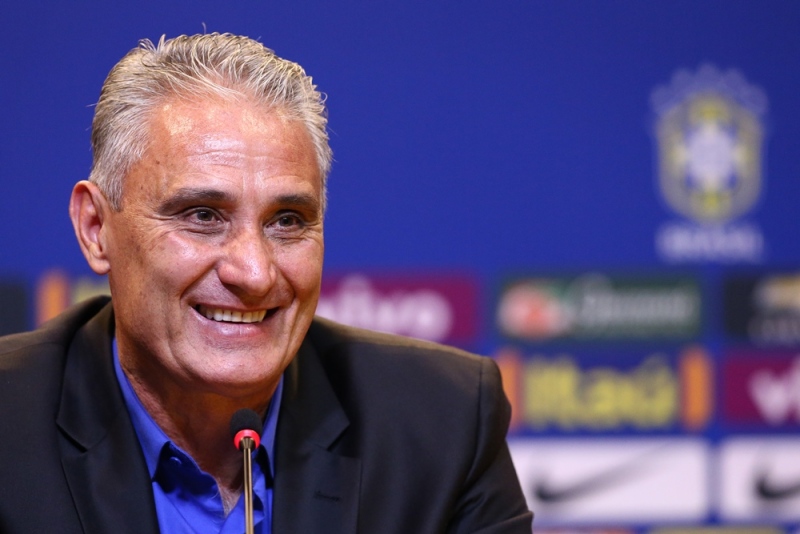 A dois meses das Eliminatórias, Tite retoma reuniões presenciais com comissão