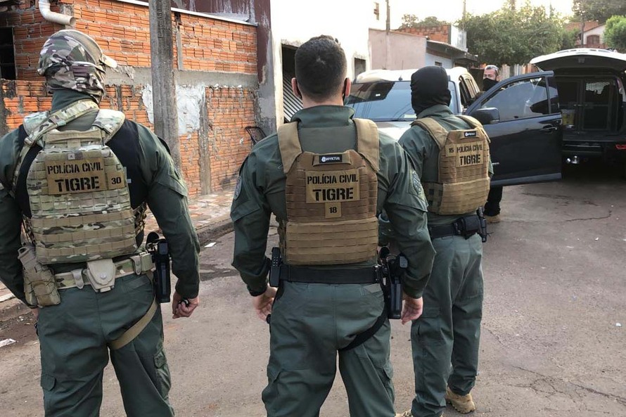 Megaoperação combate crime organizado na divisa do Paraná e SP