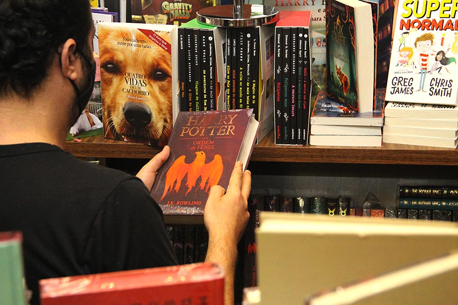 Compra de livros cresceu 30% em Umuarama desde o início da pandemia