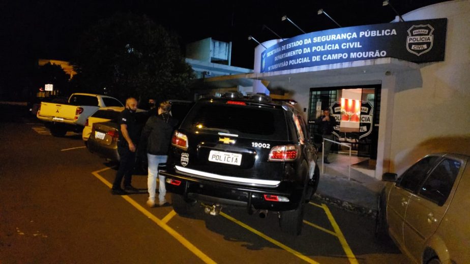 Jornal Ilustrado - Polícia cumpre agora mandados para prender ladrões de carros velhos