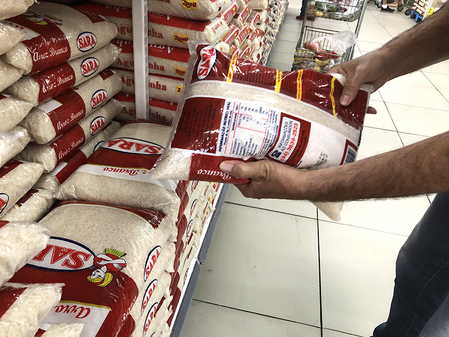Valor do pacote de 5 kg de arroz tem alta superior a 50 nos últimos