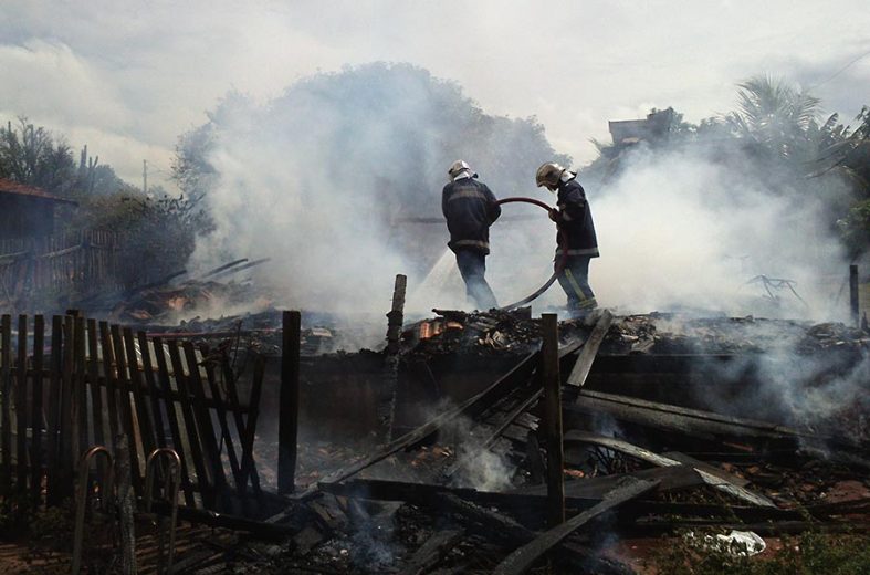 Jornal Ilustrado - Corpo de Bombeiros alerta para prevenção contra incêndios em residências