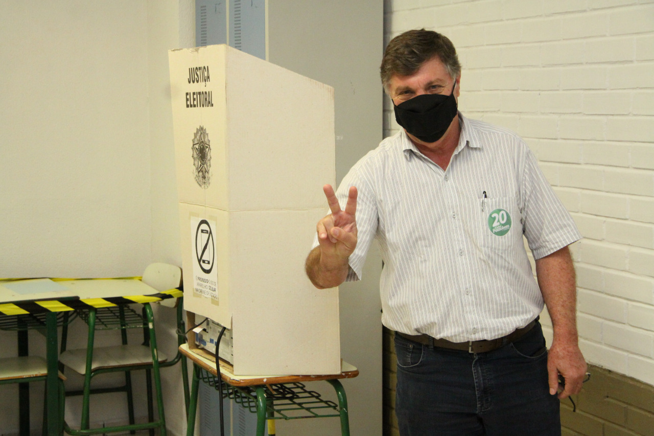 Pozzobom é reeleito com 32 mil votos. E Câmara reelege quatro nomes