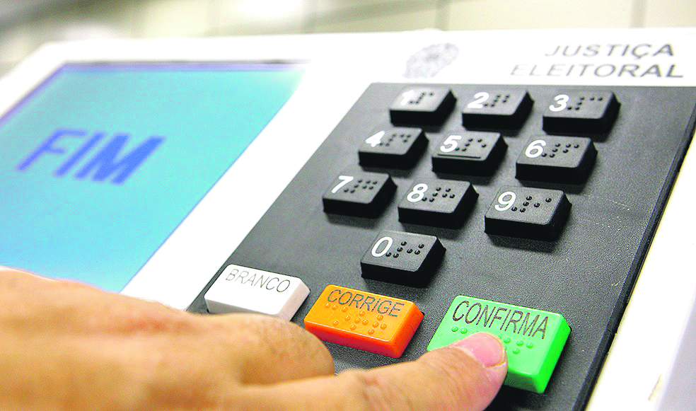 Eleitores de Umuarama vão escolher entre quatro opções para a Prefeitura.