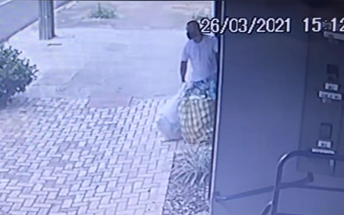 Ladrões deixam prejuízo de R$ 15 mil em loja de roupas em Umuarama