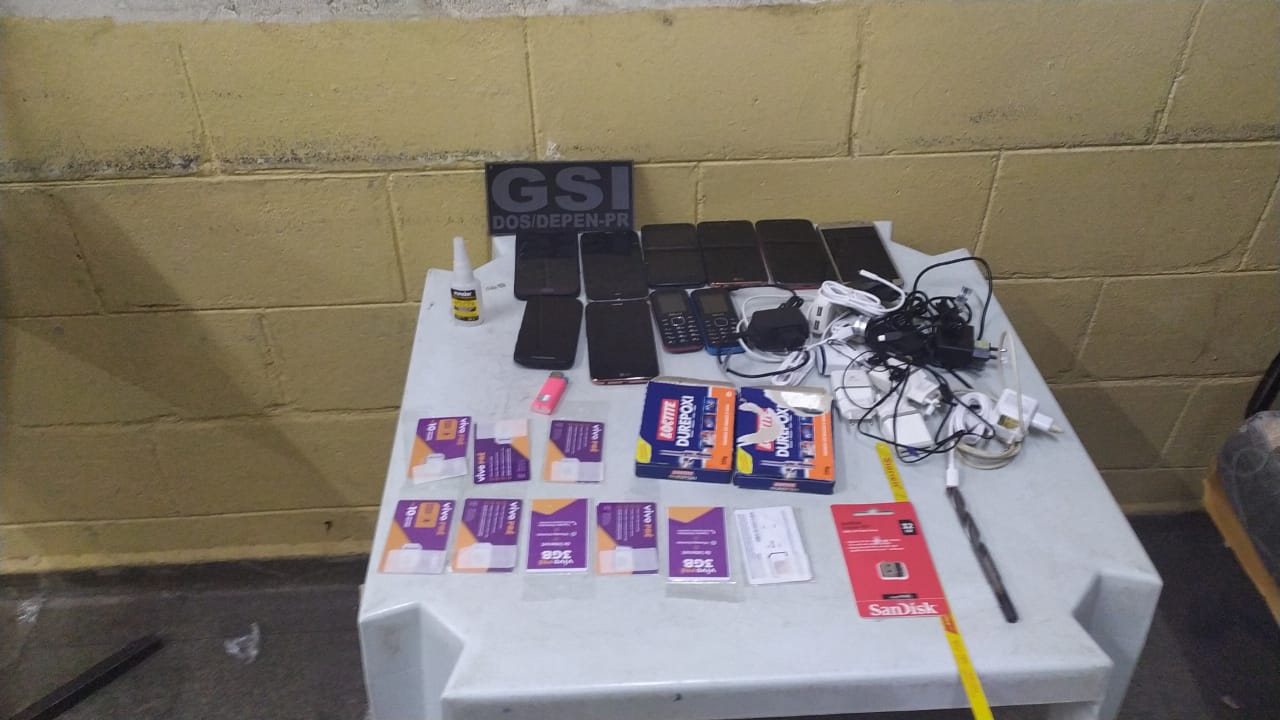 Homem é preso ao invadir PECO para entregar celulares a presos