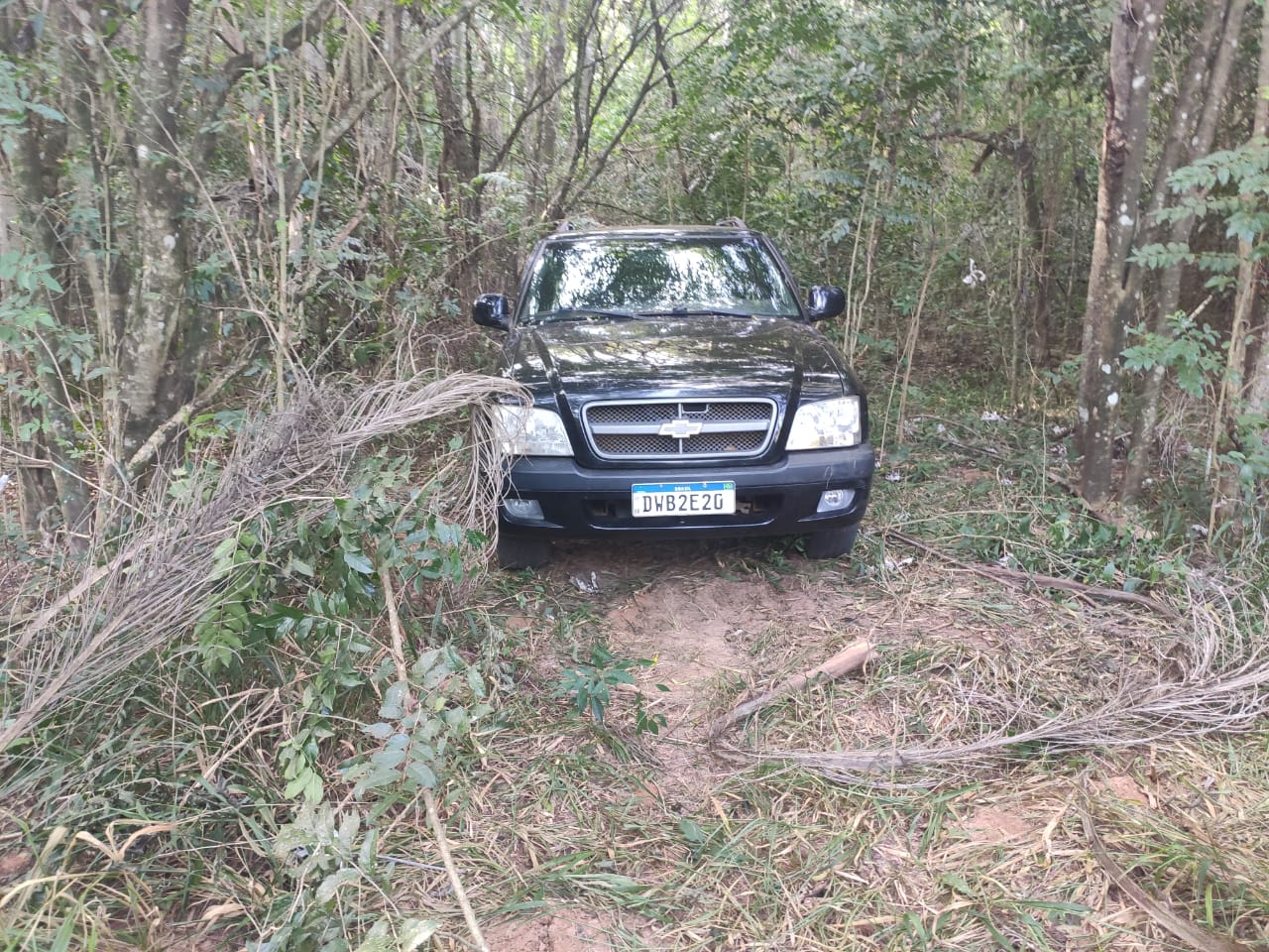 Carros furtados são recuperados pela PM em Douradina e Icaraíma