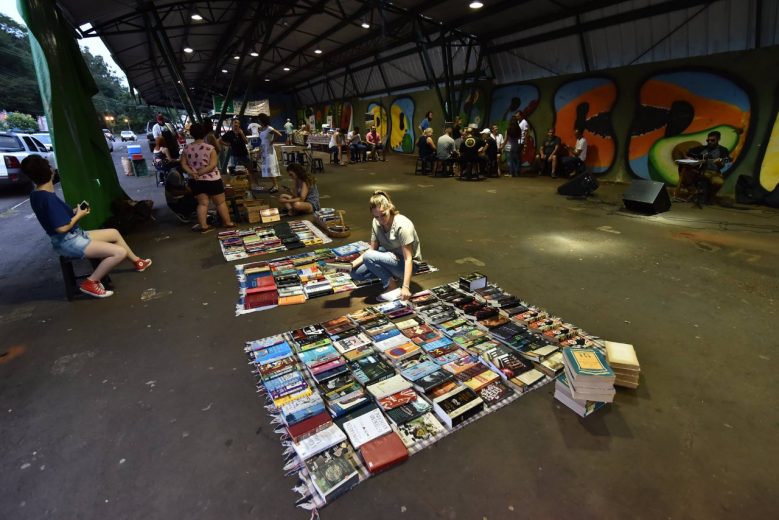 Jornal Ilustrado - Sebo umuaramense resgata e promove a paixão pelos livros e a leitura