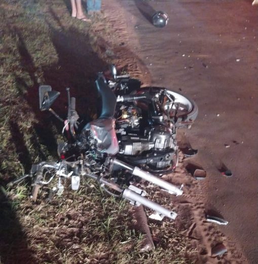 Jornal Ilustrado - Colisão entre motos deixa um morto e outro gravemente ferido próximo ao viaduto da PR-323