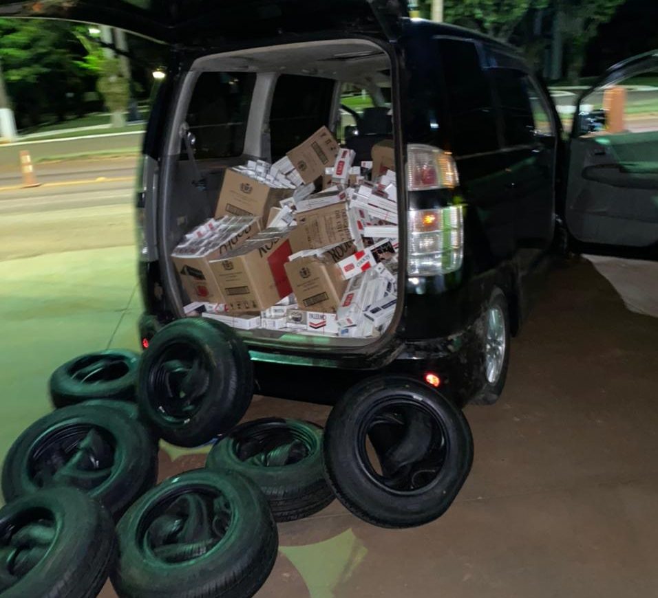 Cigarros e pneus são apreendidos pela PRE em Terra Roxa