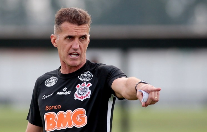 Diretoria do Corinthians defende trabalho de Mancini e evita falar de reforços
