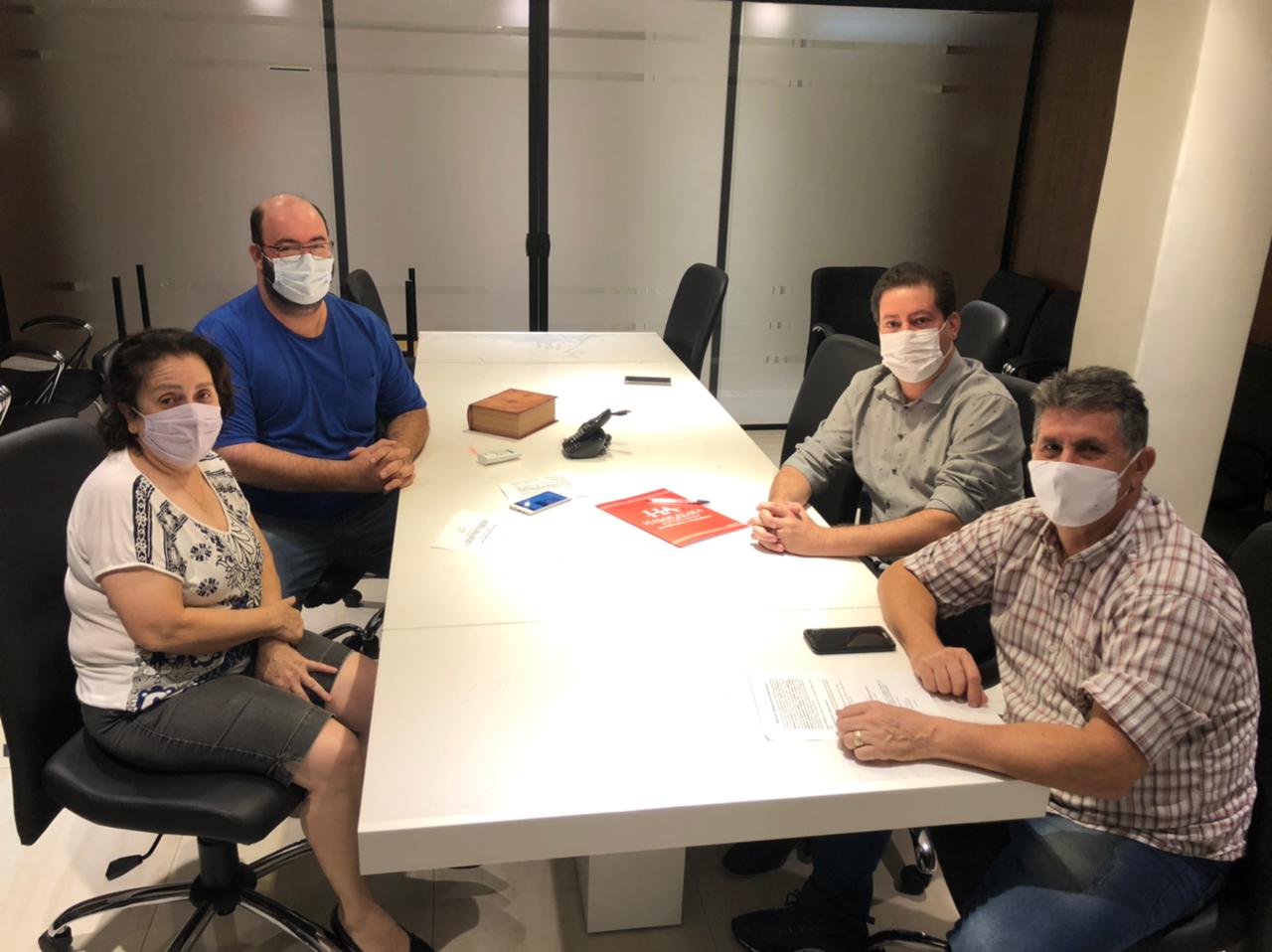 Sindicatos de Umuarama assinam aditivo que possibilita trabalho do comércio no dia 21 de abril