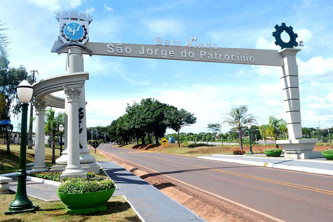 Mulher e filhos são mantidos em cárcere privado por marido em São Jorge