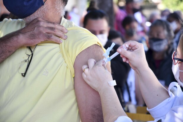 Jornal Ilustrado - Mais de 3 mil pessoas com mais de 40 anos já se cadastraram para receber vacina contra covid-19