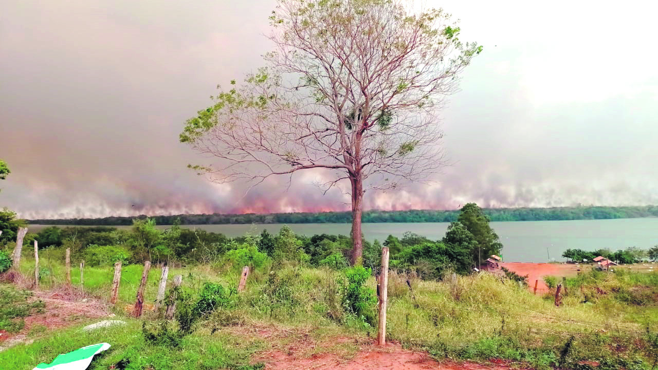 Novo foco de incêndio atinge o Parque Nacional de Ilha Grande