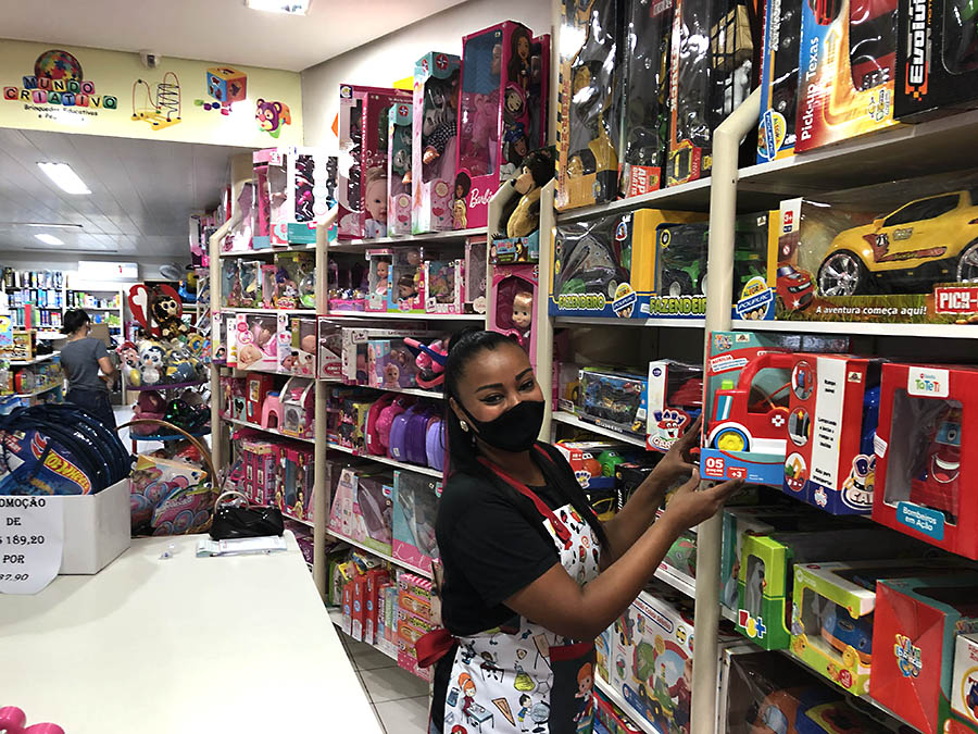 Com expectativa de superar vendas, comércio de Umuarama abre segunda-feira até as 22h