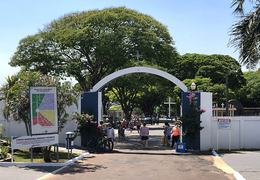 Cemitério de Umuarama está pronto para receber os visitantes do Dia de Finados