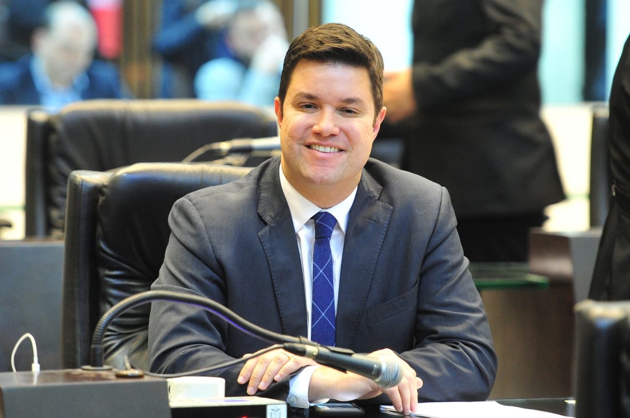 Guto Silva será entrevistado hoje na Ilustrada FM