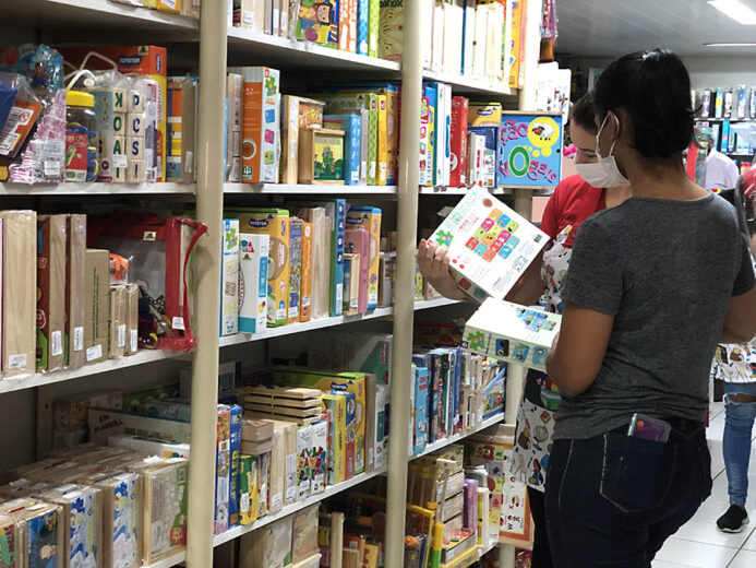 Jornal Ilustrado - Com expectativa de superar vendas, comércio de Umuarama abre segunda-feira até as 22h