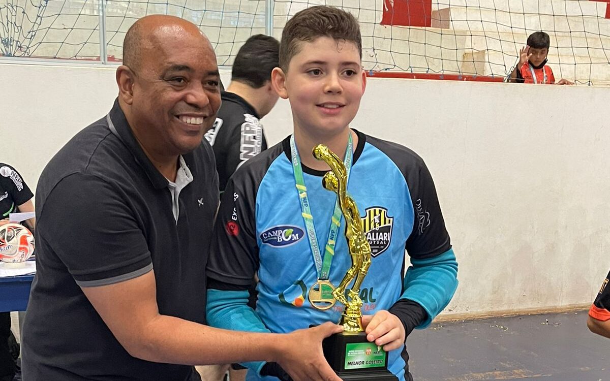 Jornal Ilustrado - Caliari Futsal de Umuarama é campeão da NFP com dois jogadores revelação