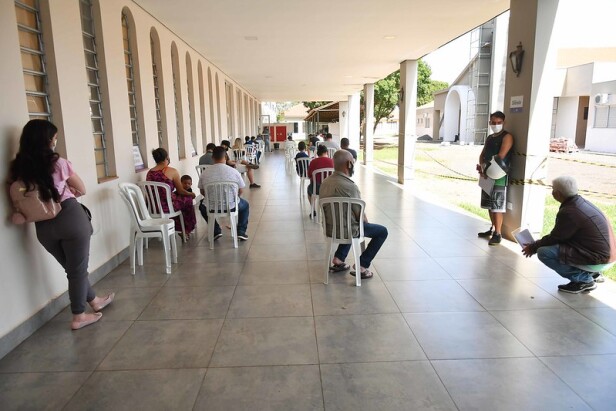 Aumento no número de casos suspeitos de covid põe setor de Saúde em alerta