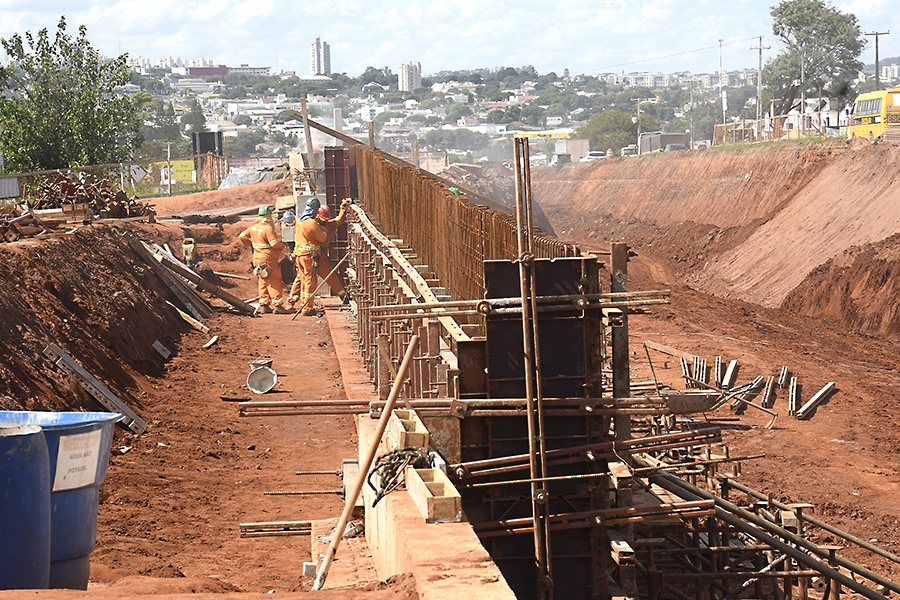Duplicação da PR-323 em Umuarama atinge 50% e deve ficar pronta em setembro