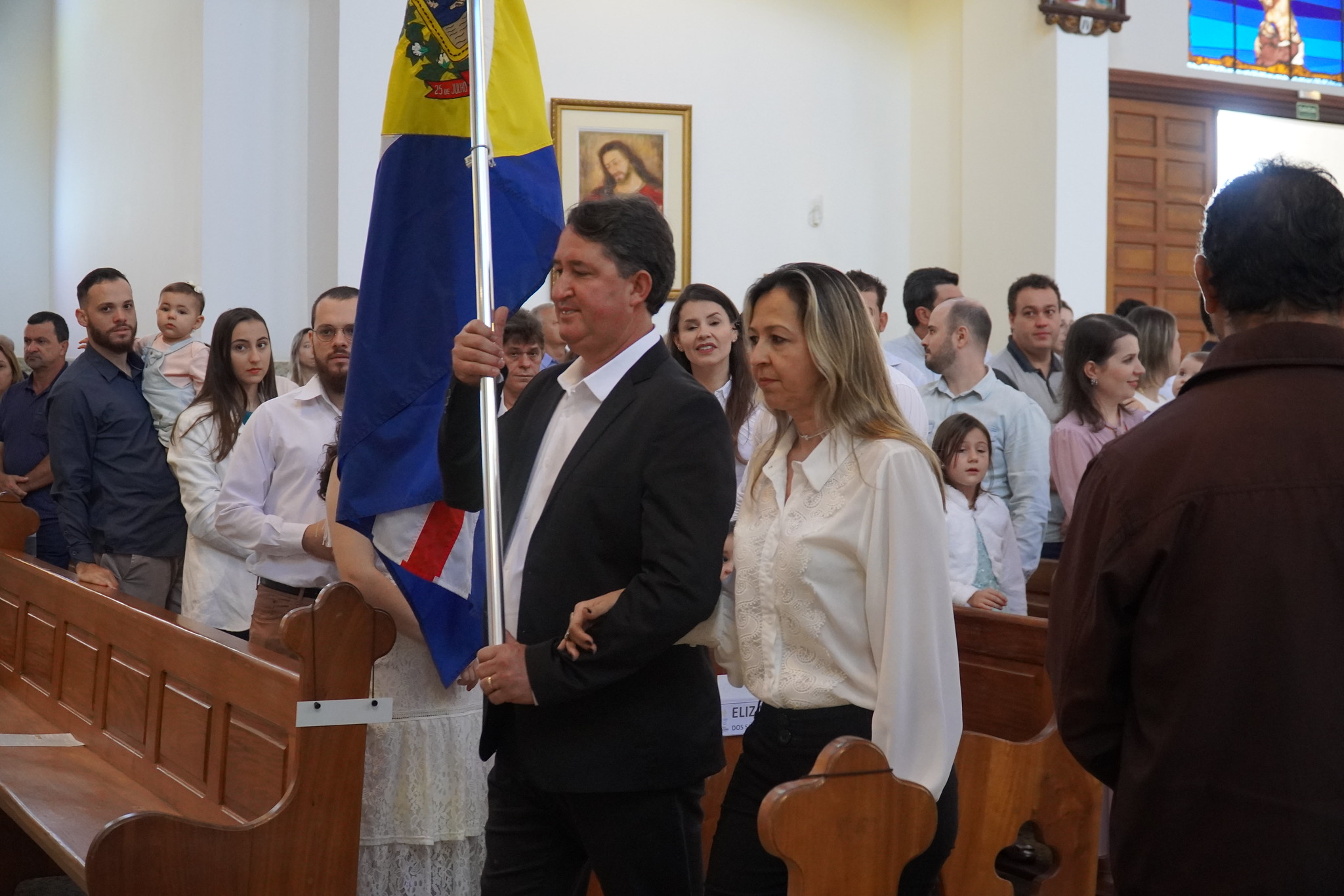 Jornal Ilustrado - SAAU recebe ração do Domincão com a Família