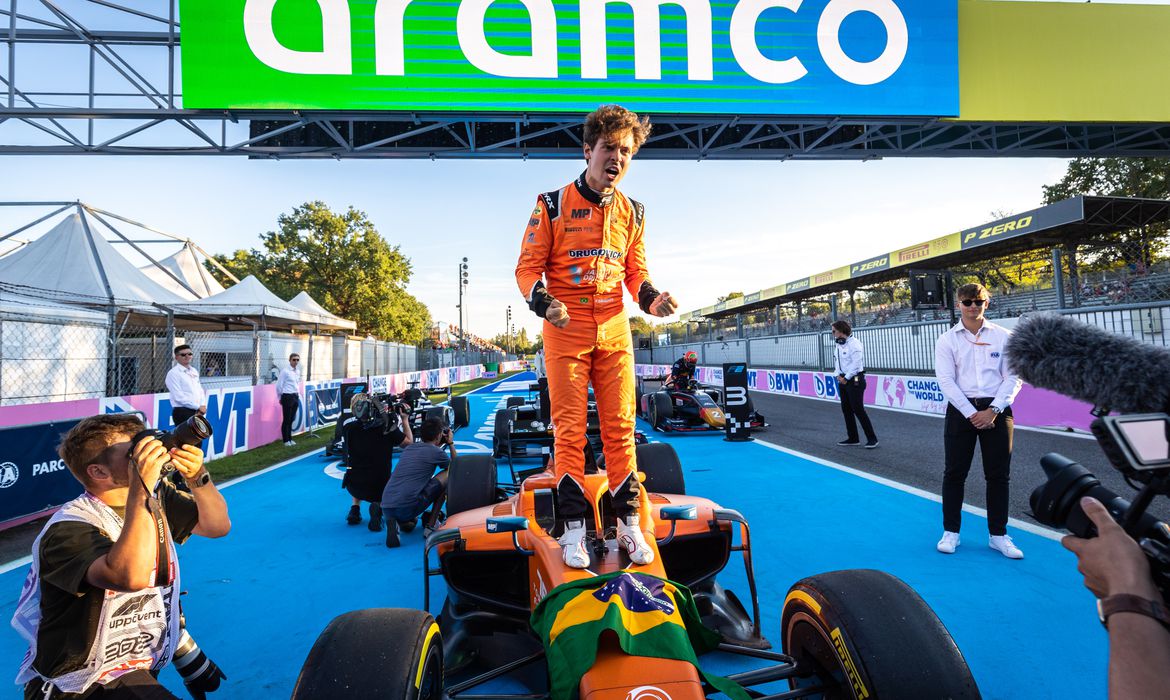 Jornal Ilustrado - Piloto Felipe Drugovich é campeão mundial de Fórmula 2