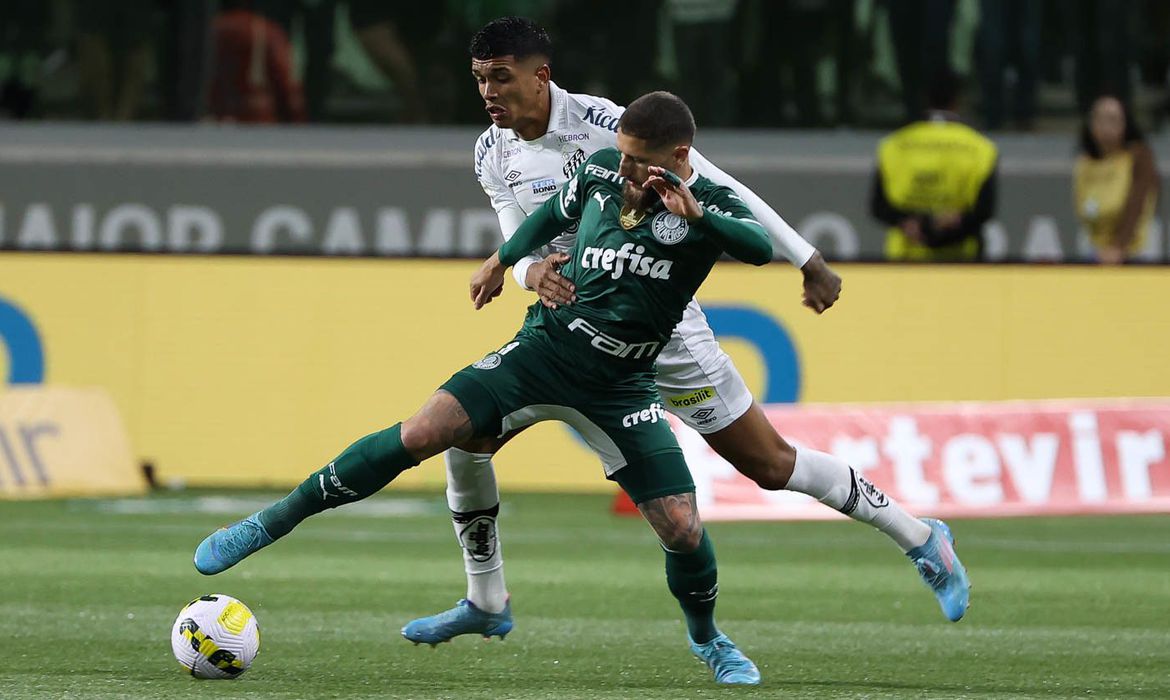 Jornal Ilustrado - Palmeiras derrota Santos e amplia vantagem na ponta do Brasileirão