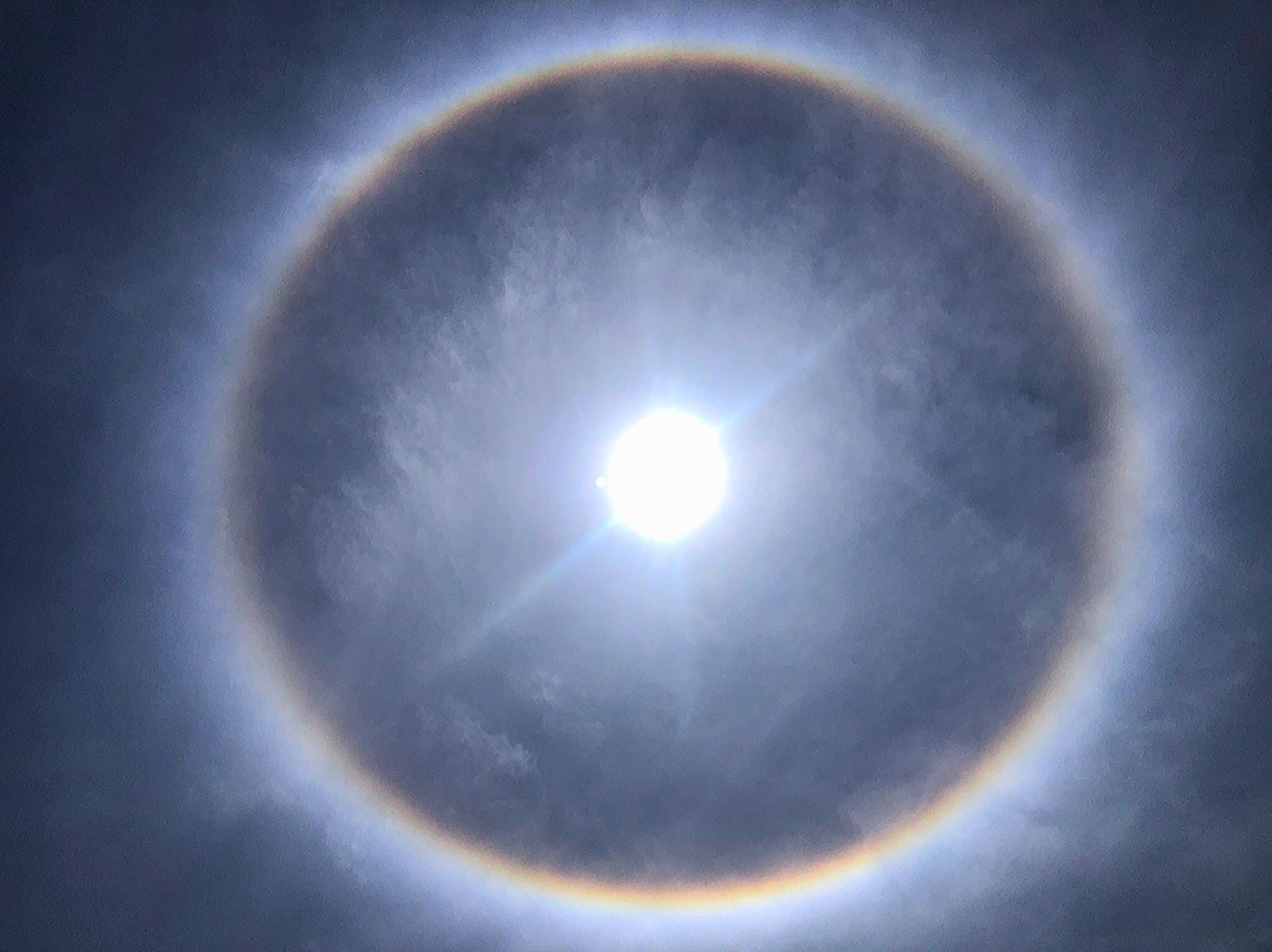 Jornal Ilustrado - Halo solar é visto no céu de Umuarama; entenda o fenômeno