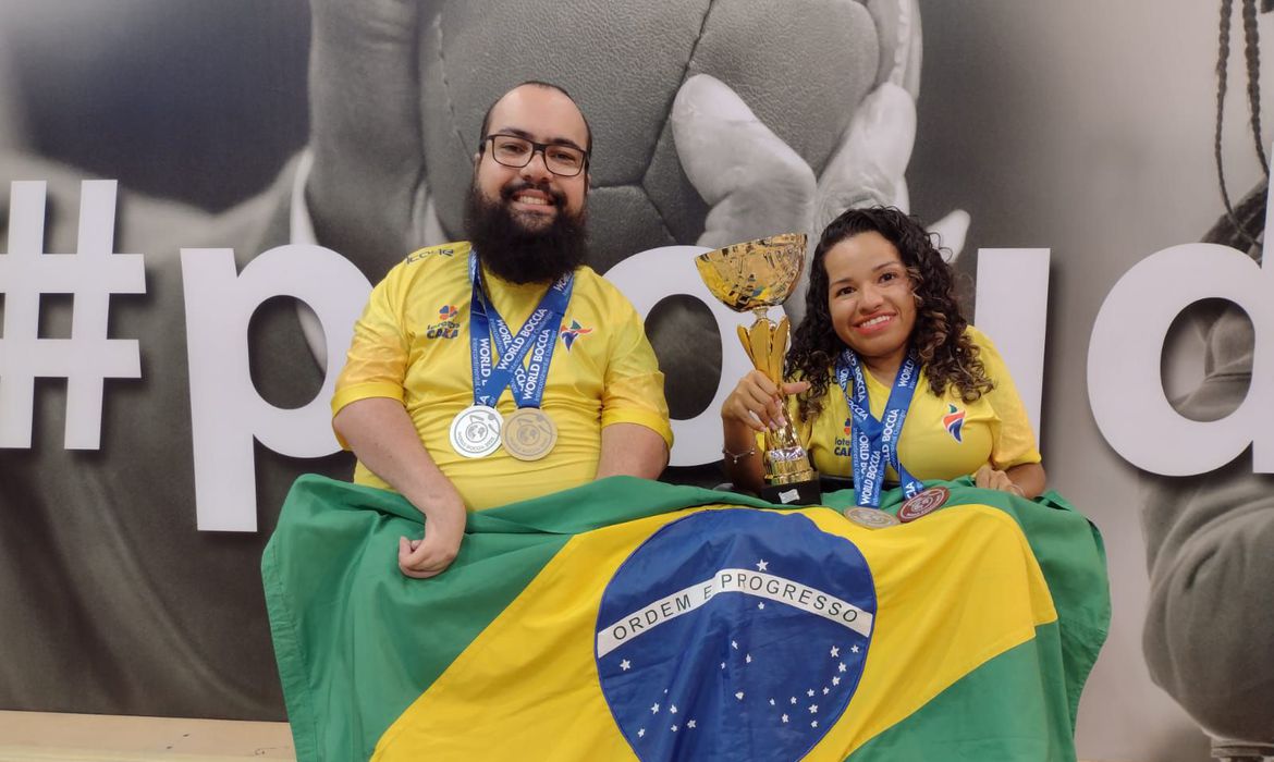 Jornal Ilustrado - Brasil fatura ouro e prata no Desafio de Bocha Paralímpica em Roma