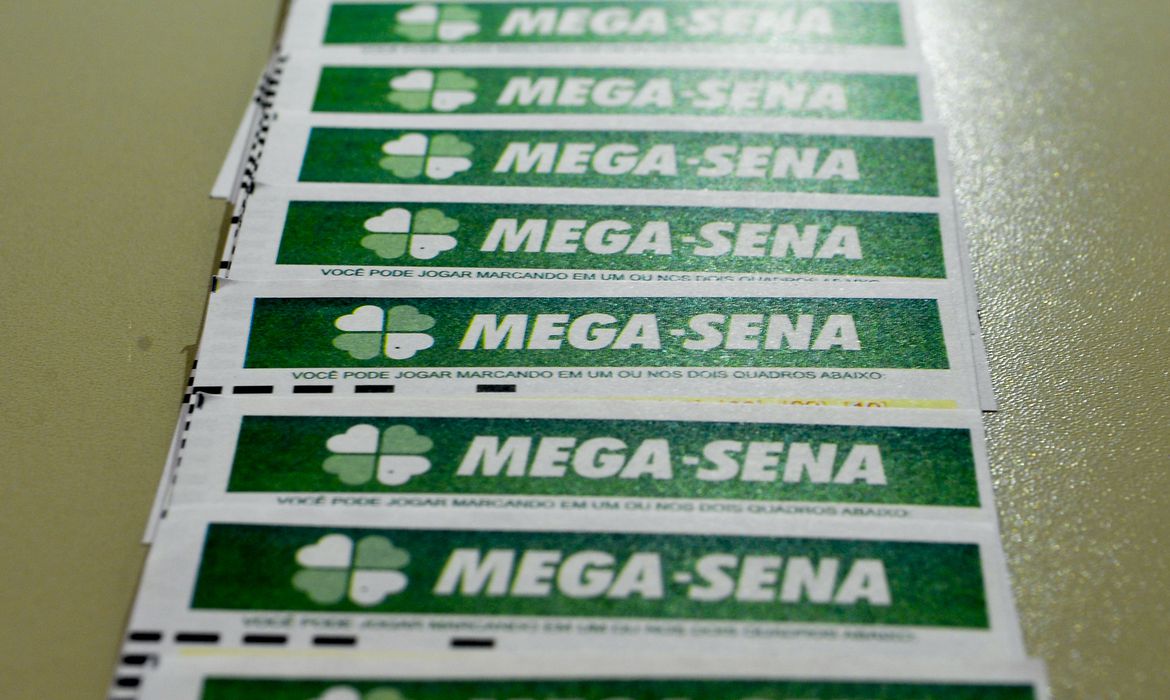Jornal Ilustrado - Mega-Sena acumula e próximo concurso deve pagar R$ 110 milhões